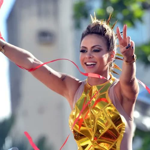 Aline Rosa em show