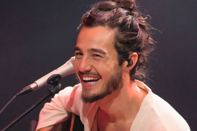Tiago Iorc em show